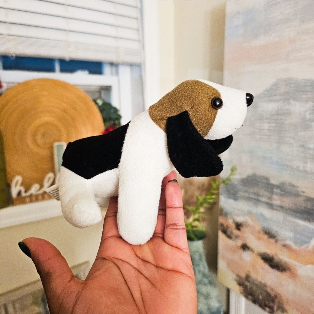 VTG Oriental Trading Co. Multi-colored Mini Beagle Plush Dog.